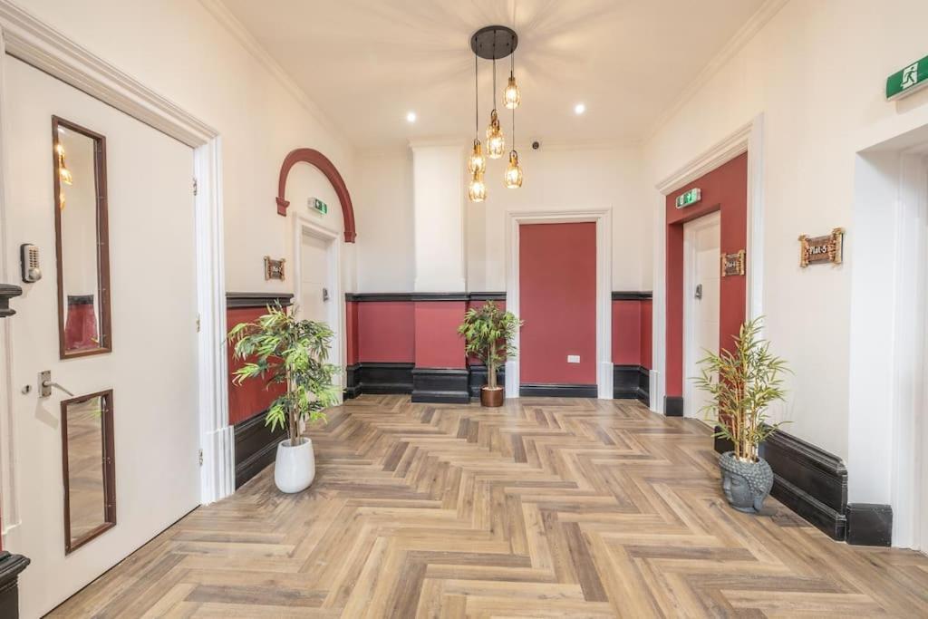 The Pocklington - The Golden Mile Suite Лестър Екстериор снимка
